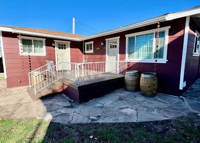 The Whiskey Row - Steps To Downtown! Holiday home *